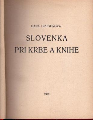 Slovenka pri krbe a knihe